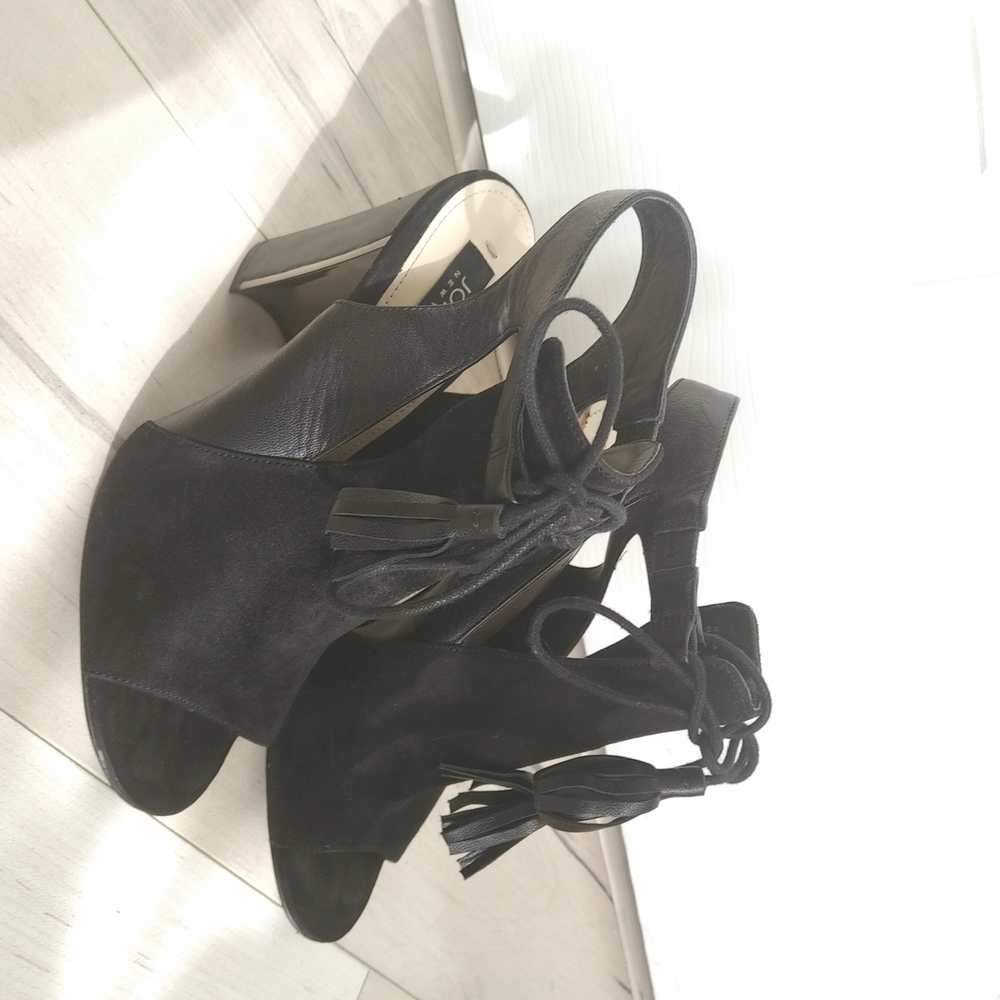 Jones new York tasseled heeled sandals